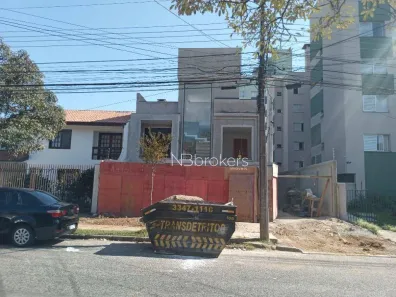 Sobrado com 3 Quartos à venda, 146m² no Água Verde, Curitiba
