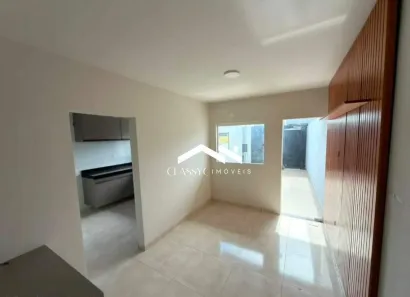 Sobrado com 2 Quartos para alugar, 72m² no Novo Mundo, Uberlândia