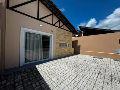 Casa de Condomínio com 3 Quartos para alugar, 100m² no Urucunema, Eusébio