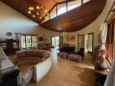 Casa de Condomínio com 3 Quartos à venda, 250m² no , Brumadinho