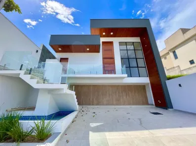 Casa com 3 Quartos para alugar, 226m² no Lagoa, Macaé