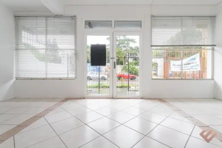 Ponto Comercial para alugar, 122m² no Centro, Pelotas