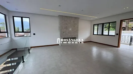 Casa com 4 Quartos à venda, 400m² no Carlos Guinle, Teresópolis