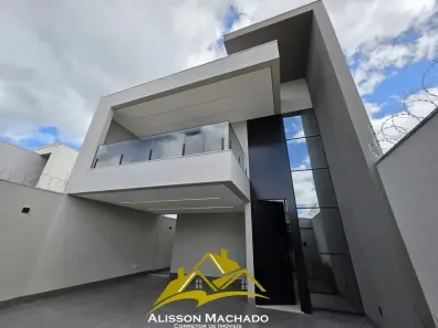 Sobrado com 4 Quartos à venda, 220m² no Ibituruna, Montes Claros