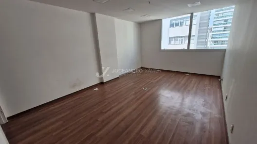 Sala Comercial à venda, 34m² no Praia da Costa, Vila Velha