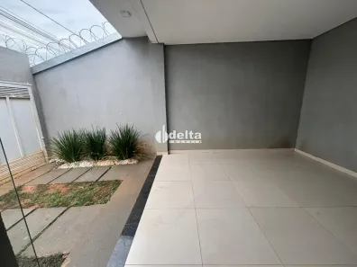 Casa com 3 Quartos para alugar, 150m² no Laranjeiras, Uberlândia