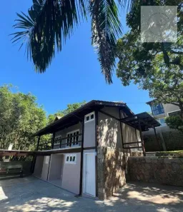 Casa com 3 Quartos para alugar, 140m² no Sambaqui, Florianópolis