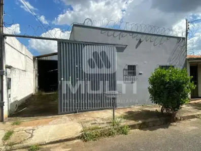 Casa com 1 Quarto para alugar, 400m² no Marta Helena, Uberlândia