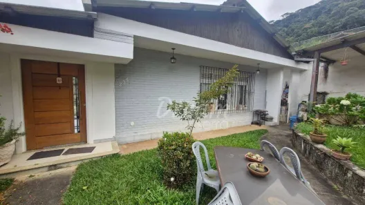 Casa com 3 Quartos à venda, 226m² no Vale do Paraíso, Teresópolis