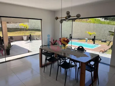 Casa com 4 Quartos para alugar, 220m² no Nossa Senhora da Vitória, Ilhéus