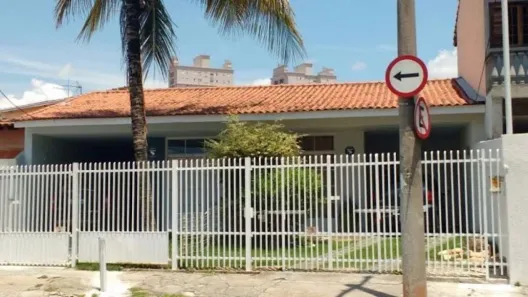 Casa com 3 Quartos à venda, 250m² no Centro, Jacareí