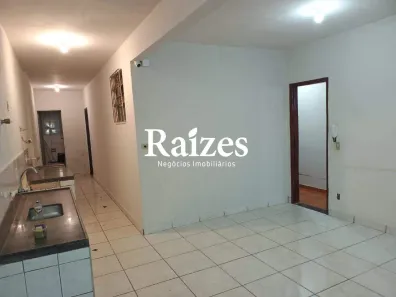 Casa com 3 Quartos à venda, 120m² no Presidente Roosevelt, Uberlândia