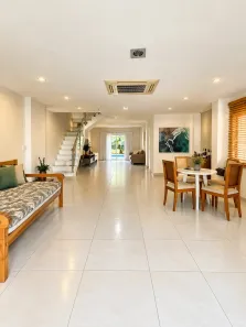 Casa de Condomínio com 4 Quartos à venda, 212m² no Recreio dos Bandeirantes, Rio de Janeiro