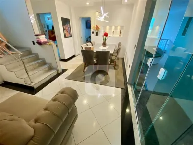 Casa de Condomínio com 5 Quartos à venda, 250m² no Vila Valqueire, Rio de Janeiro