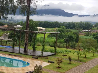 Fazenda/Sítio com 2 Quartos à venda, 2170m² no , Mateus Leme
