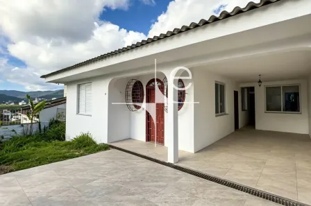 Casa com 3 Quartos para alugar, 150m² no Trindade, Florianópolis