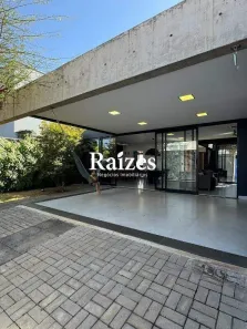 Casa com 3 Quartos para alugar, 300m² no Aclimação, Uberlândia