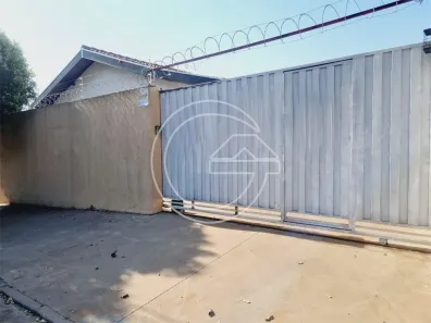 Casa com 3 Quartos para alugar, 10m² no Centro, Marília