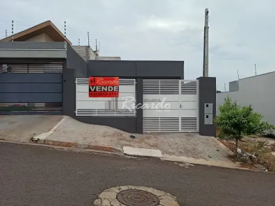 Casa com 3 Quartos à venda, 160m² no Jardim Hermínio e Maria, Arapongas