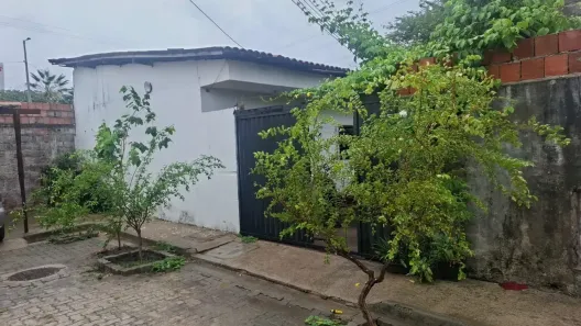 Casa com 4 Quartos à venda, 130m² no Barroso, Fortaleza