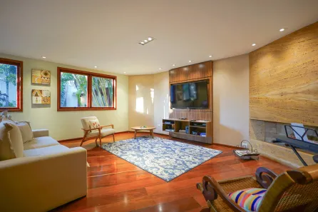 Casa com 4 Quartos à venda, 457m² no Jardim Guarapiranga, São Paulo