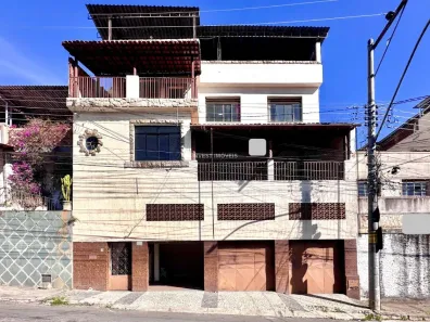 Casa com 4 Quartos para alugar, 220m² no Santa Teresa, Juiz de Fora