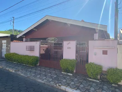 Casa com 3 Quartos à venda, 250m² no , São Bento do Sapucaí