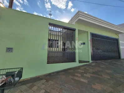 Casa com 3 Quartos para alugar, 250m² no Parque dos Timburis, São Carlos