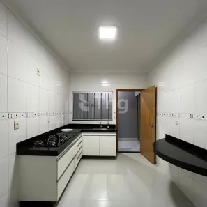 Casa com 3 Quartos para alugar, 99m² no Moinho dos Ventos, Goiânia
