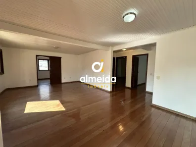 Apartamento com 3 Quartos para alugar, 130m² no Nossa Senhora de Lourdes, Santa Maria
