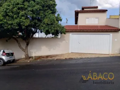 Sobrado com 2 Quartos para alugar, 230m² no Jardim Taiti, São Carlos