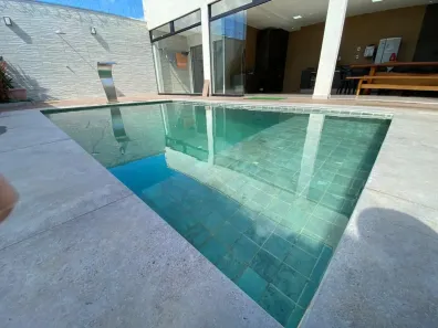 Casa com 2 Quartos à venda, 230m² no Novo Mundo, Uberlândia
