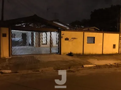 Casa com 3 Quartos à venda, 240m² no Jardim García, Campinas