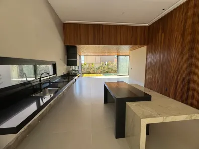 Casa com 4 Quartos à venda, 300m² no Jardins Verona, Goiânia