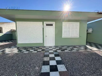 Casa com 3 Quartos para alugar, 125m² no Praia Comprida, São José
