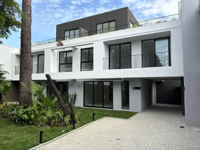 Casa de Condomínio com 3 Quartos à venda, 190m² no Guabirotuba, Curitiba
