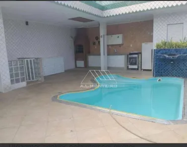 Casa com 3 Quartos à venda, 300m² no Embaré, Santos