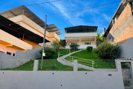 Casa com 2 Quartos à venda, 164m² no Bandeirantes, Juiz de Fora