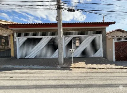 Casa com 3 Quartos à venda, 240m² no Jardim Santa Mena, Guarulhos