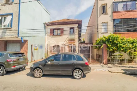 Casa com 3 Quartos à venda, 230m² no Santa Cecília, Porto Alegre