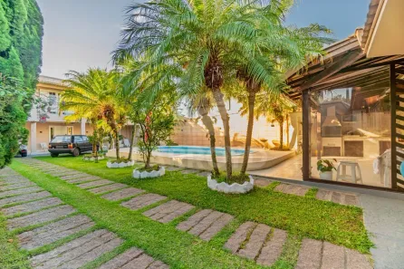 Casa com 4 Quartos à venda, 250m² no Oficinas, Tubarão