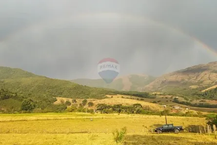 Fazenda/Sítio à venda, 163000m² no , Baependi