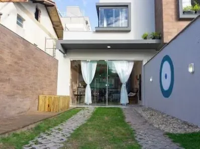 Sobrado com 3 Quartos à venda, 132m² no Mariscal, Bombinhas