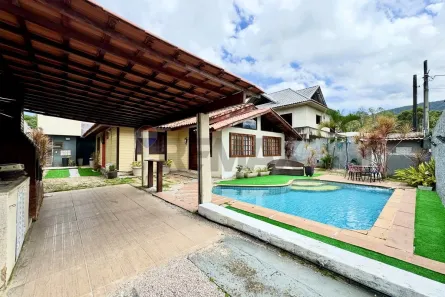 Casa de Condomínio com 3 Quartos para alugar, 119m² no Vargem Grande, Rio de Janeiro
