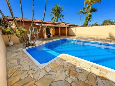 Casa com 3 Quartos à venda, 173m² no Jardim Britânia, Caraguatatuba