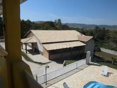 Fazenda/Sítio com 4 Quartos à venda, 494m² no Guamirim, Caçapava