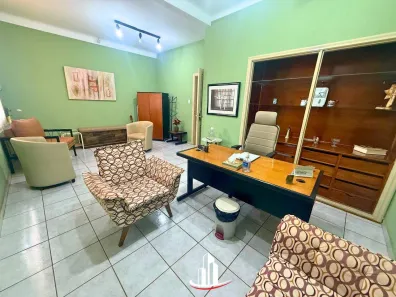 Casa com 4 Quartos à venda, 204m² no Nossa Senhora da Abadia, Uberaba