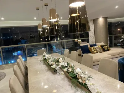 Apartamento com 3 Quartos à venda, 221m² no Moema, São Paulo