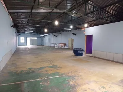 Galpão/Depósito/Armazém para alugar, 243m² no Bom Retiro, Uberaba