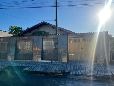 Casa com 3 Quartos para alugar, 171m² no Flórida, Praia Grande